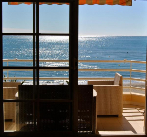 APARTAMENTO FRENTE AL MAR,PRIMERA LINEA DE PLAYA, Rincon De La Victoria